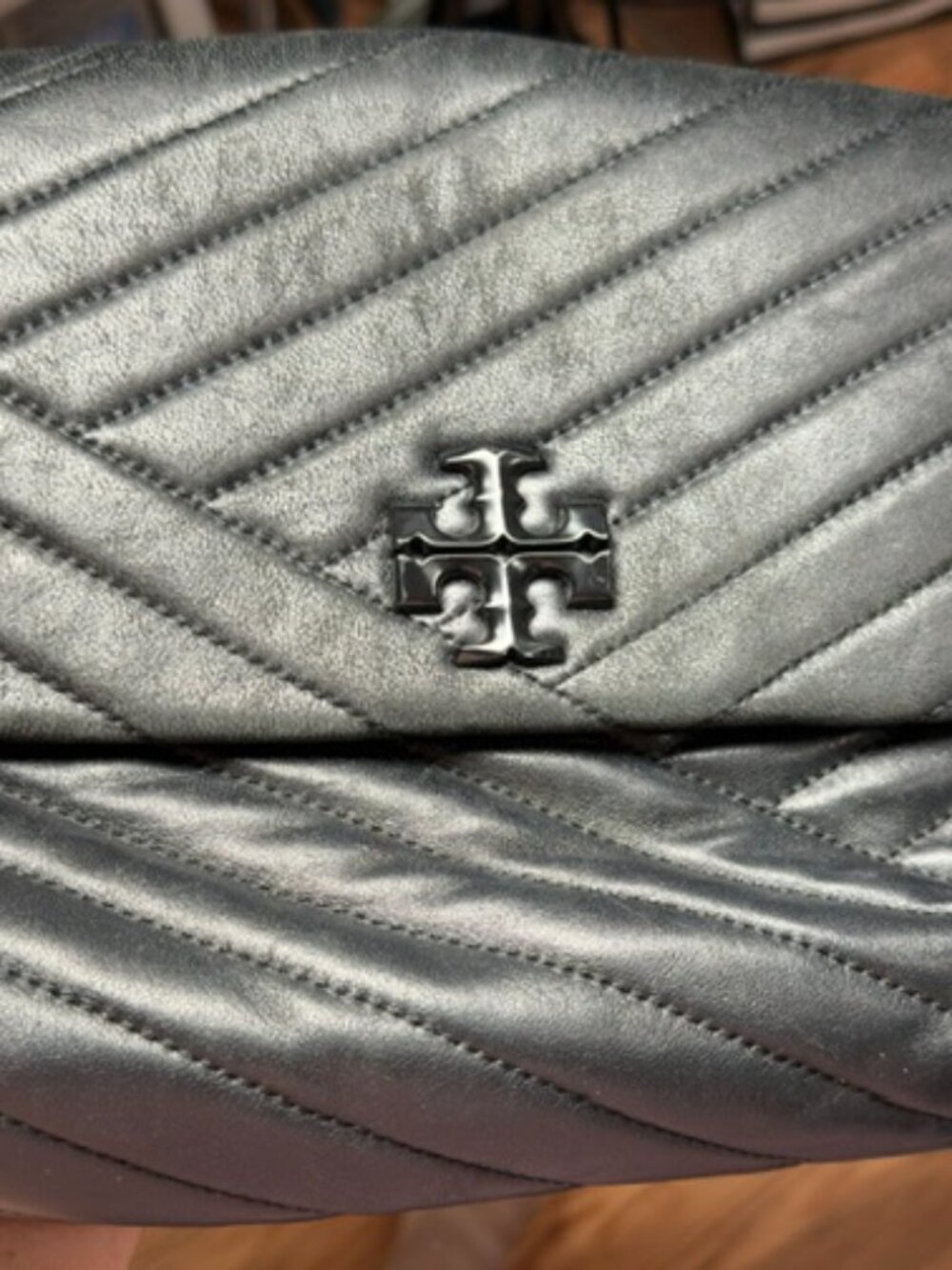 TORY BURCH - KIRA CHVRON CONVERTIBLE SHOULDER BAG in Black - Picture 10 of 12